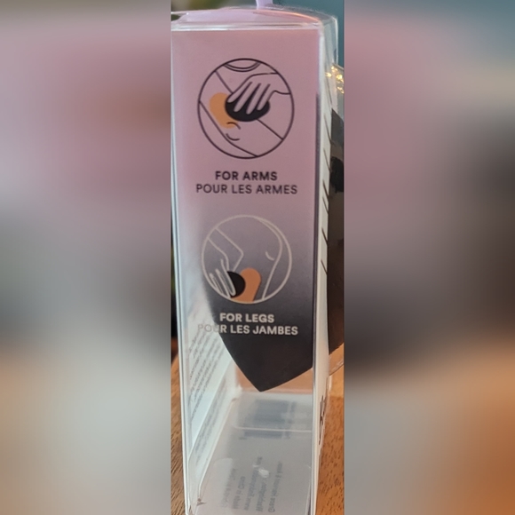 NIB Lindo black Body Blender for smooth, even application of shimmers, tanning - Picture 2 of 5